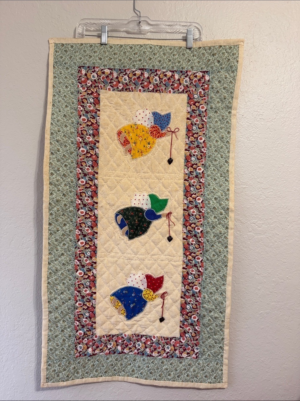Vintage Patchwork Floral Quilt wall hanging heirloom blanket granny sunbonnet